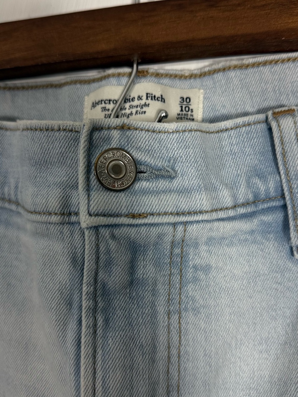 Abercrombie & Fitch Light Blue Ankle Ultra High Rise Straight Leg Jeans - Picture 2 of 16